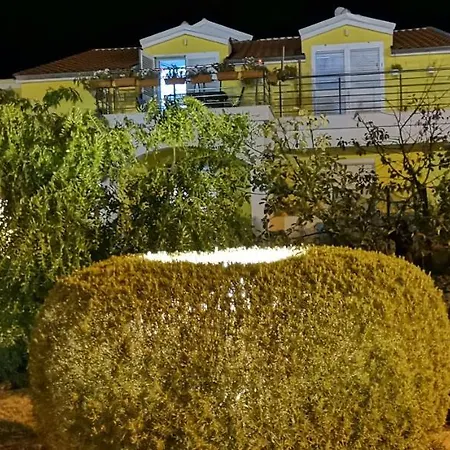 Andela - Krka Waterfalls Gæstehus