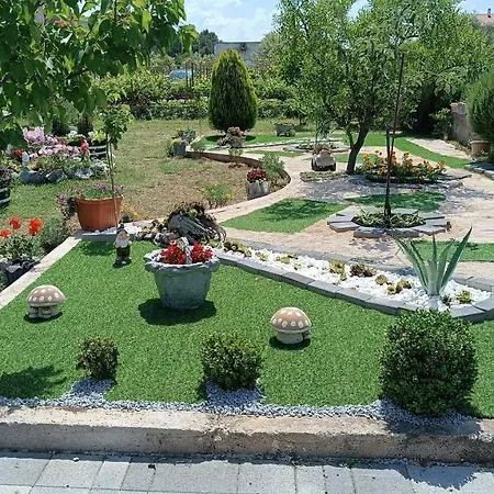 Gæstehus Andela - Krka Waterfalls Lozovac