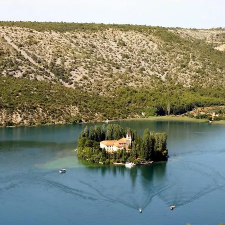 Andela - Krka Waterfalls Gæstehus