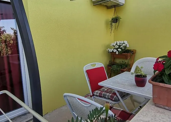 Andela - Krka Waterfalls Konukevi 3*