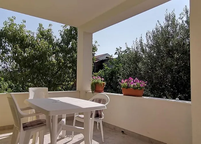 Andela - Krka Waterfalls 招待所 3*