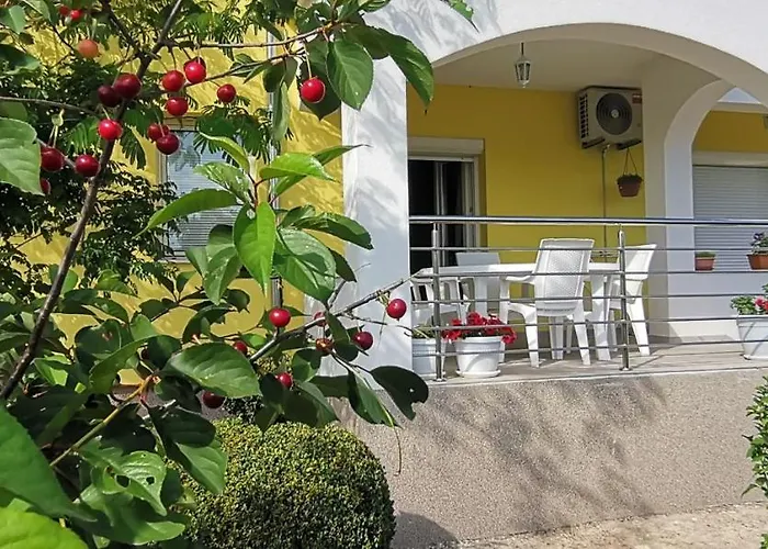 Andela - Krka Waterfalls 招待所 3*